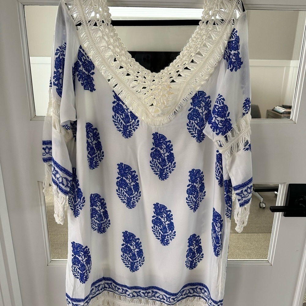 JODIFL White and Blue Tunic Top